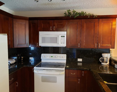 899 Se 2nd Avenue - Photo Thumbnail 2
