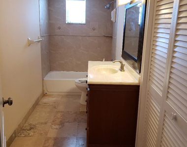 899 Se 2nd Avenue - Photo Thumbnail 15