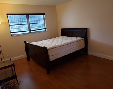 899 Se 2nd Avenue - Photo Thumbnail 12