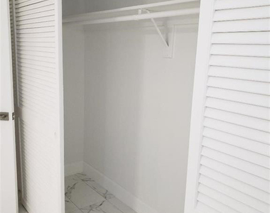 5201 Ne 24th Terrace - Photo Thumbnail 19