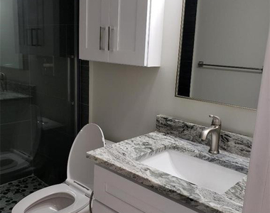 5201 Ne 24th Terrace - Photo Thumbnail 11