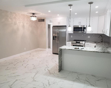 5201 Ne 24th Terrace - Photo Thumbnail 5