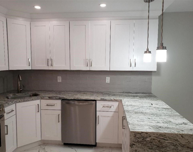 5201 Ne 24th Terrace - Photo Thumbnail 4