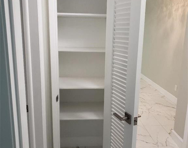 5201 Ne 24th Terrace - Photo Thumbnail 22