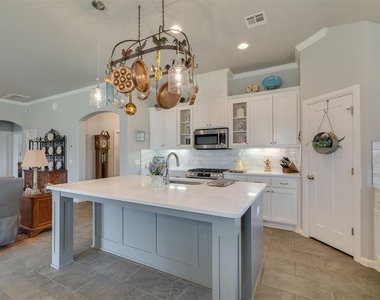 18500 Summer Grove Avenue - Photo Thumbnail 11