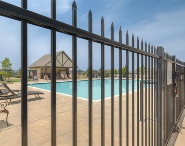 18500 Summer Grove Avenue - Photo Thumbnail 33
