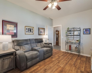 18500 Summer Grove Avenue - Photo Thumbnail 6