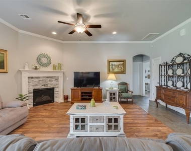 18500 Summer Grove Avenue - Photo Thumbnail 9