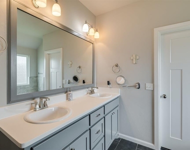 18500 Summer Grove Avenue - Photo Thumbnail 17