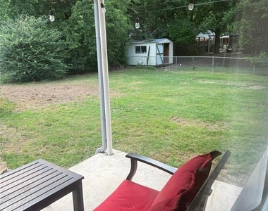 1215 Westlawn Drive - Photo Thumbnail 15