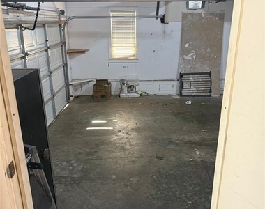 1215 Westlawn Drive - Photo Thumbnail 4
