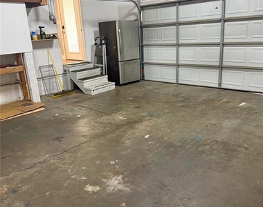 1215 Westlawn Drive - Photo Thumbnail 6