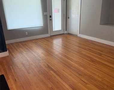 1215 Westlawn Drive - Photo Thumbnail 2