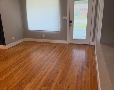 1215 Westlawn Drive - Photo Thumbnail 32