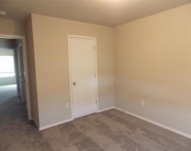 1841 Jack Rabbit Lane - Photo Thumbnail 8