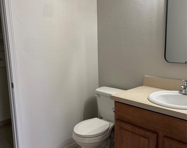 2704 Fennel Road - Photo Thumbnail 16