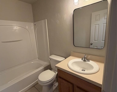 2704 Fennel Road - Photo Thumbnail 3