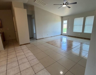 2704 Fennel Road - Photo Thumbnail 9