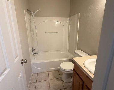 2704 Fennel Road - Photo Thumbnail 4