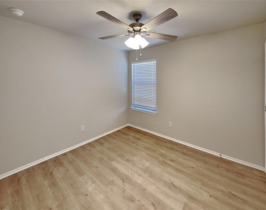 9005 Nw 127th Terrace - Photo Thumbnail 11