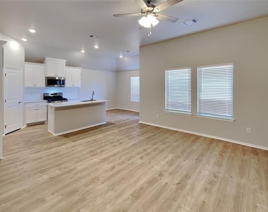 9005 Nw 127th Terrace - Photo Thumbnail 2
