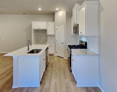 9005 Nw 127th Terrace - Photo Thumbnail 4