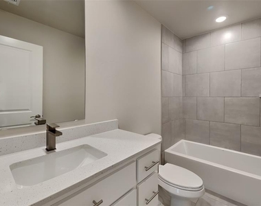 9005 Nw 127th Terrace - Photo Thumbnail 12