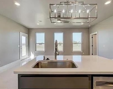 616 Abadan Drive - Photo Thumbnail 14
