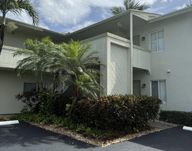 578 Ne 20th Street - Photo Thumbnail 1