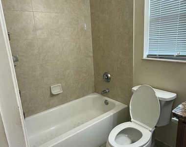 578 Ne 20th Street - Photo Thumbnail 11