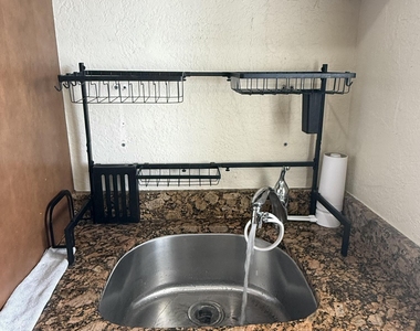 578 Ne 20th Street - Photo Thumbnail 10