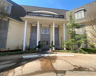 1114 Sherwood Lane - Photo Thumbnail 2