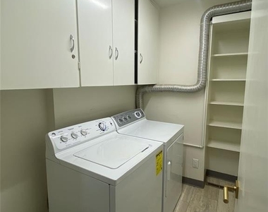 1114 Sherwood Lane - Photo Thumbnail 26