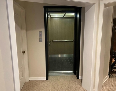 1114 Sherwood Lane - Photo Thumbnail 5