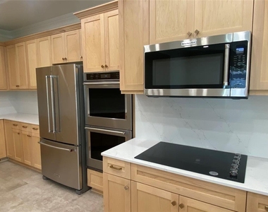 1114 Sherwood Lane - Photo Thumbnail 8