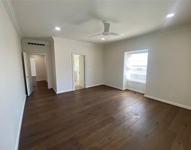 1114 Sherwood Lane - Photo Thumbnail 25