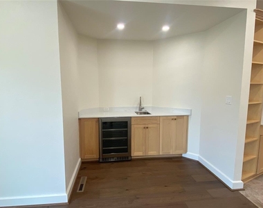 1114 Sherwood Lane - Photo Thumbnail 13