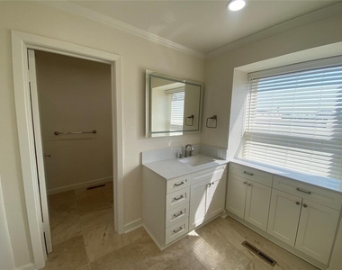 1114 Sherwood Lane - Photo Thumbnail 21