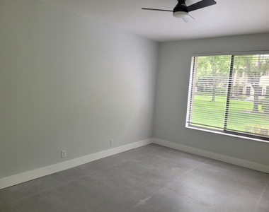10535 Nw 10th Street - Photo Thumbnail 10