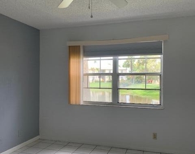 1565 Se Royal Green Circle - Photo Thumbnail 3