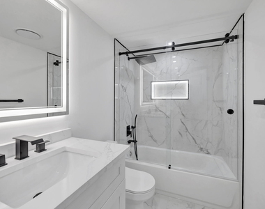 3050 N Palm Aire Drive - Photo Thumbnail 15