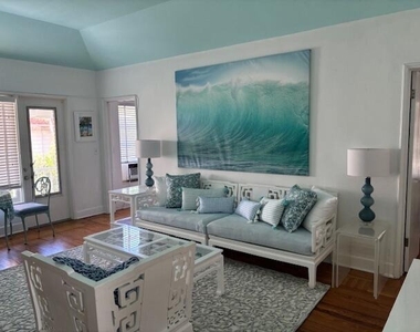 424 Chilean Avenue - Photo Thumbnail 1