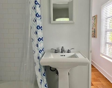 424 Chilean Avenue - Photo Thumbnail 4