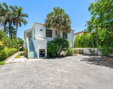 424 Chilean Avenue - Photo Thumbnail 11