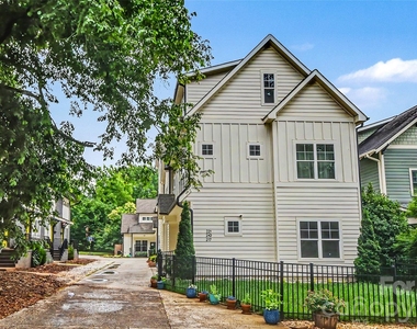221 S Gardner Avenue - Photo Thumbnail 44