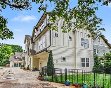 221 S Gardner Avenue - Photo Thumbnail 45