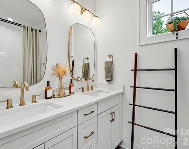 221 S Gardner Avenue - Photo Thumbnail 36