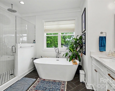 221 S Gardner Avenue - Photo Thumbnail 26