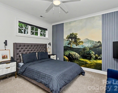 221 S Gardner Avenue - Photo Thumbnail 34