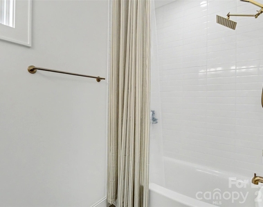 221 S Gardner Avenue - Photo Thumbnail 35